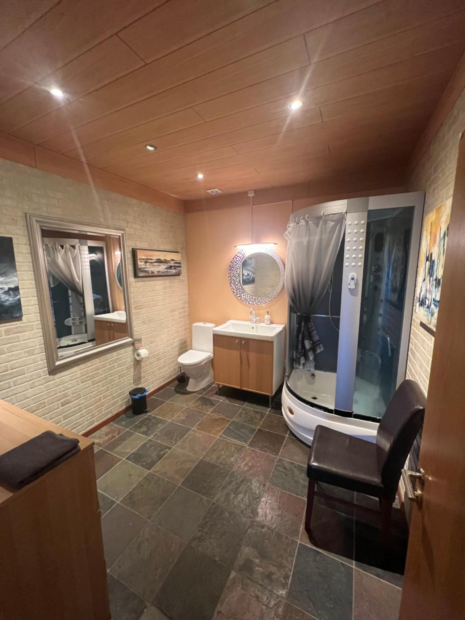 Fisherinn Guesthouse Stokkseyri Bagian luar foto