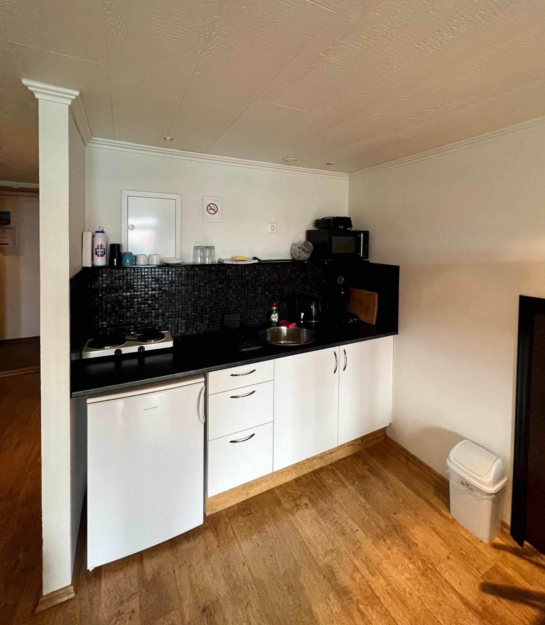 Fisherinn Guesthouse Stokkseyri Bagian luar foto